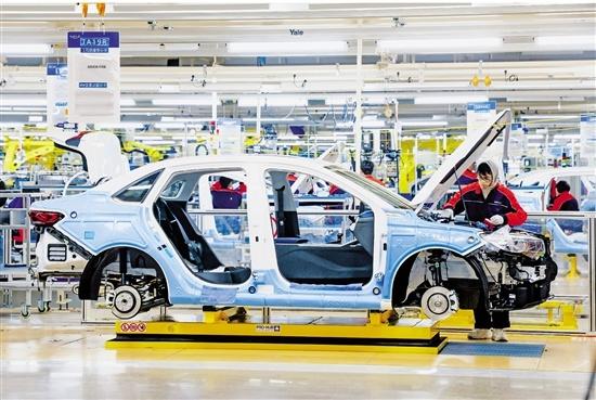 制造業(yè)智能化升級(jí)路徑:從數(shù)字化車間到智能工廠的全方位轉(zhuǎn)型策略 制造業(yè)智能化升級(jí)路徑:從數(shù)字化車間到智能工廠的全方位轉(zhuǎn)型策略